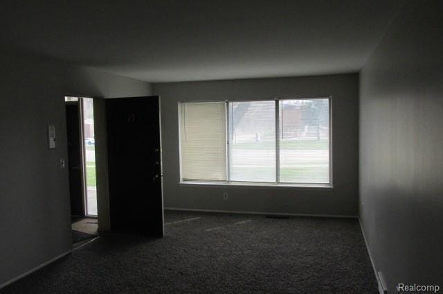 25555 Lahser Rd Unit A-15, Southfield, MI 48033 - photo 3