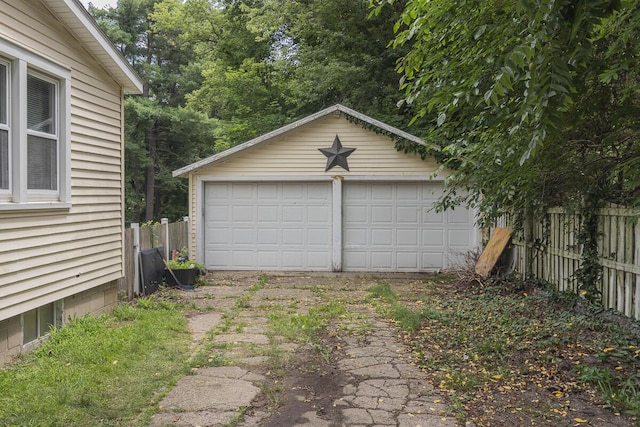 642 N Kalamazoo St, Paw Paw, MI 49079 - photo 3