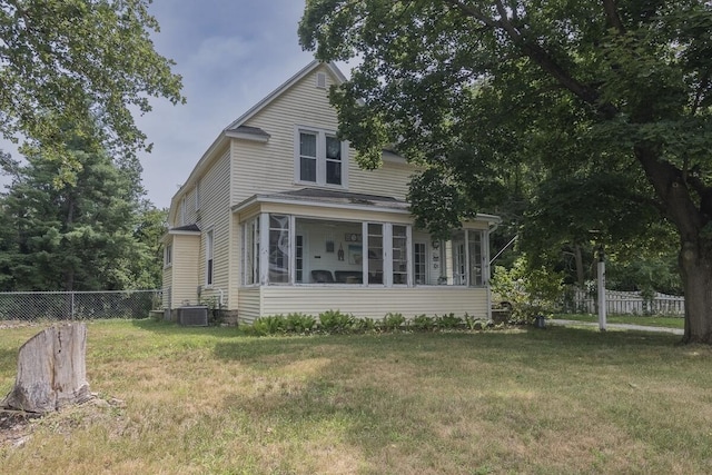 642 N Kalamazoo St, Paw Paw, MI 49079 - photo 1