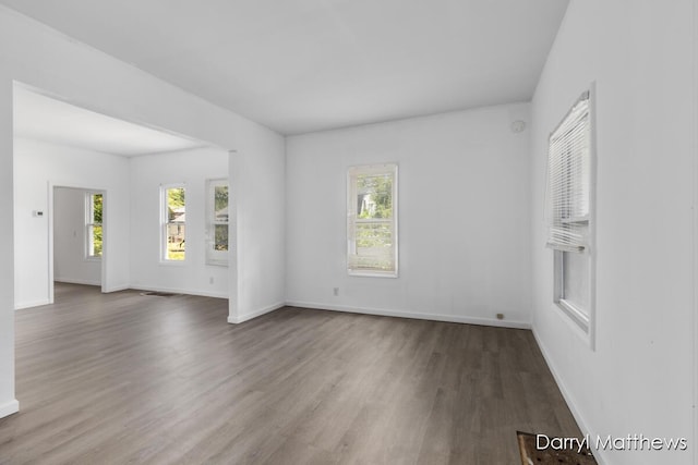 374 W Southern Ave, Muskegon, MI 49441 - photo 4