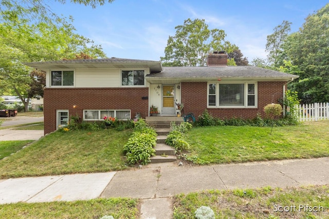 1708 Cambridge Dr SE, Grand Rapids, MI 49506 - photo 1
