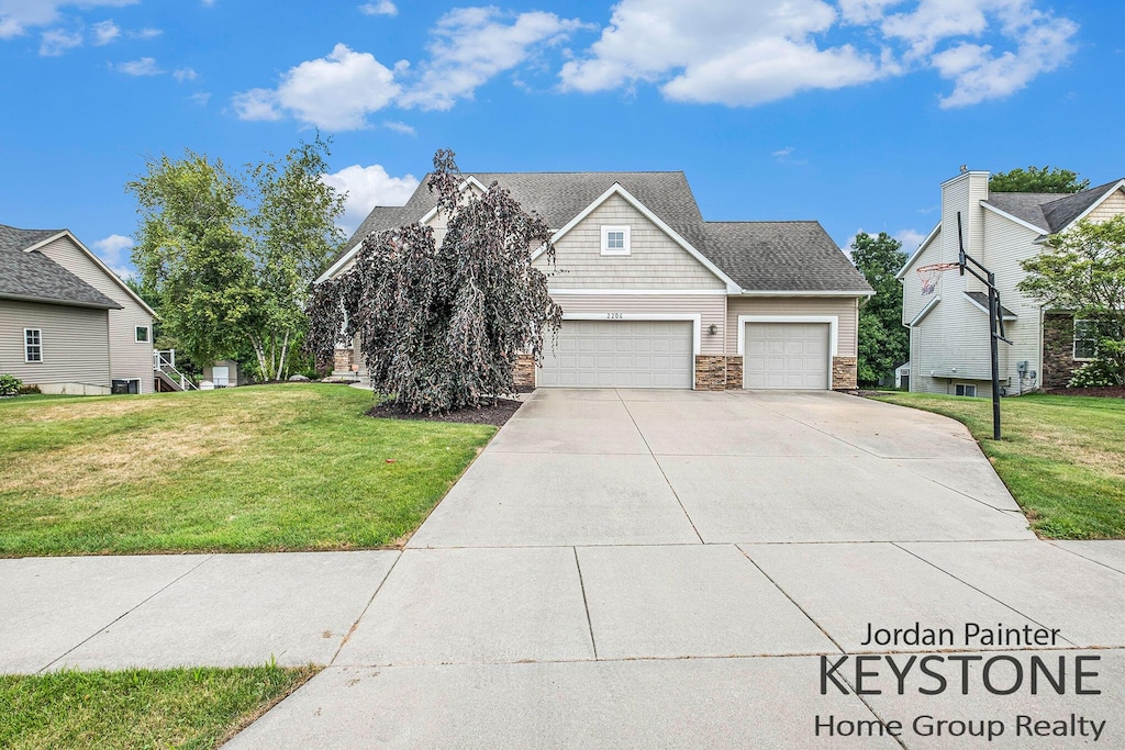 2206 Maplerow Ave NW, Grand Rapids, MI 49534 - photo 1
