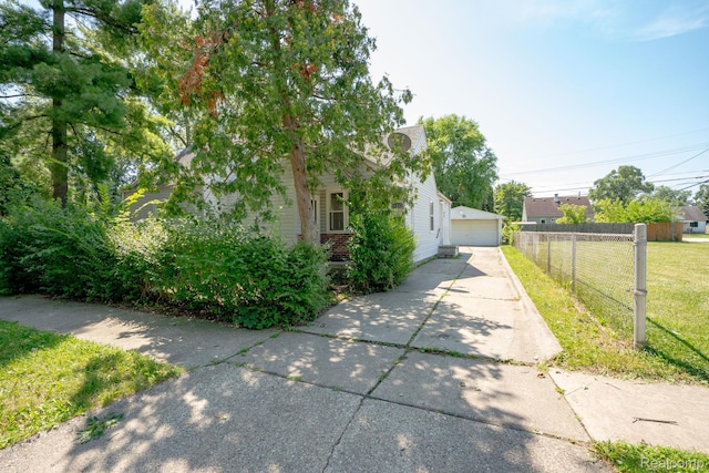 11212 Cadillac Ave, Warren, MI 48089 - photo 2