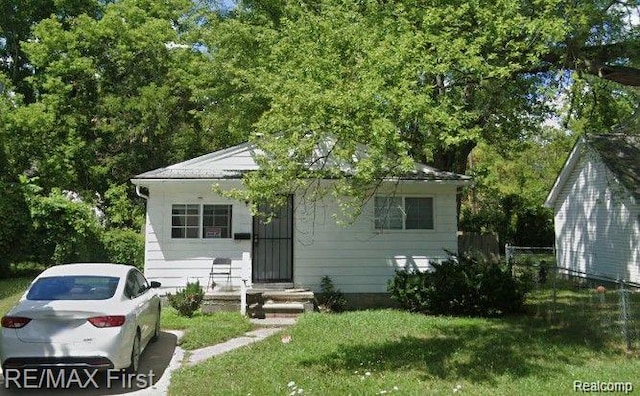15739 Dolphin St, Detroit, MI 48223 - photo 1