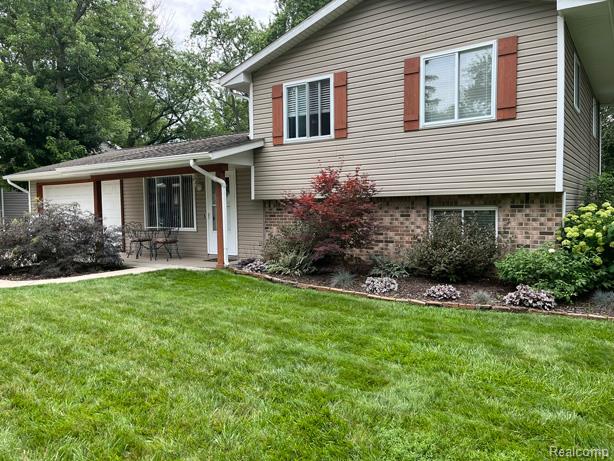 3144 Beaumont Dr, Highland, MI 48356 - photo 1