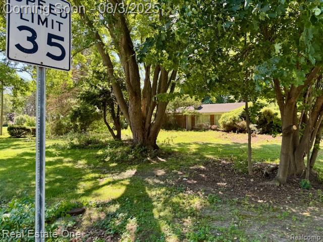 25101 W Chicago Rd, Redford, MI 48239 - photo 1