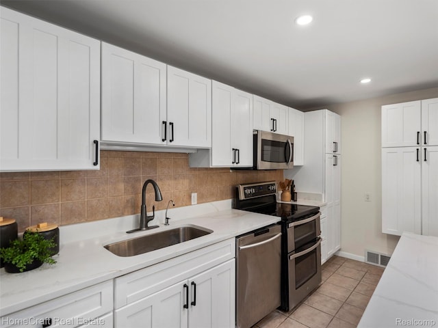 3930 Harris Ln, West Bloomfield, MI 48323 - photo 16
