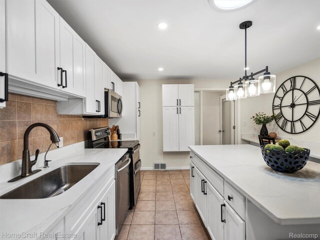 3930 Harris Ln, West Bloomfield, MI 48323 - photo 17