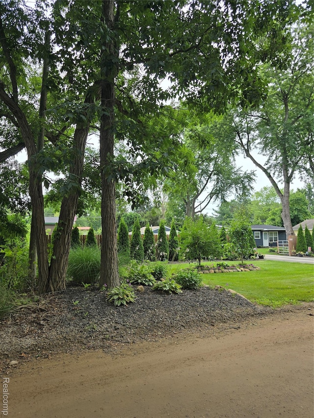 9301 Big Lake Rd, Clarkston, MI 48346 - photo 2