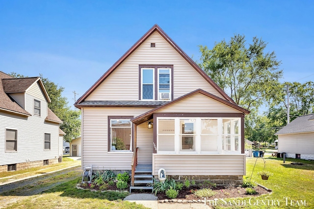 1308 Fulton Ave, Grand Haven, MI 49417 - photo 1