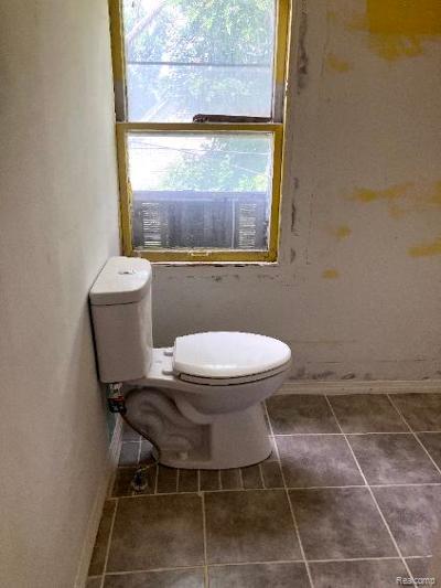8827 E Warren Ave, Detroit, MI 48214 - photo 7