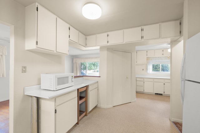 2480 Longmeadow Dr, Trenton, MI 48183 - photo 9