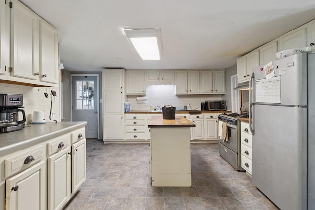 4438 Division St, Mcbride, MI 48852 - photo 19