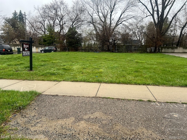 000 Maple, Troy, MI 48083 - photo 1