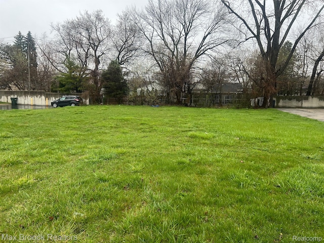 000 Maple, Troy, MI 48083 - photo 3