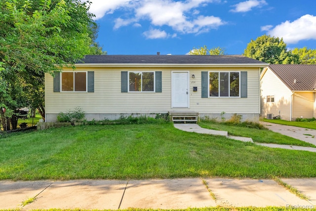 208 6th St, Fenton, MI 48430 - photo 1