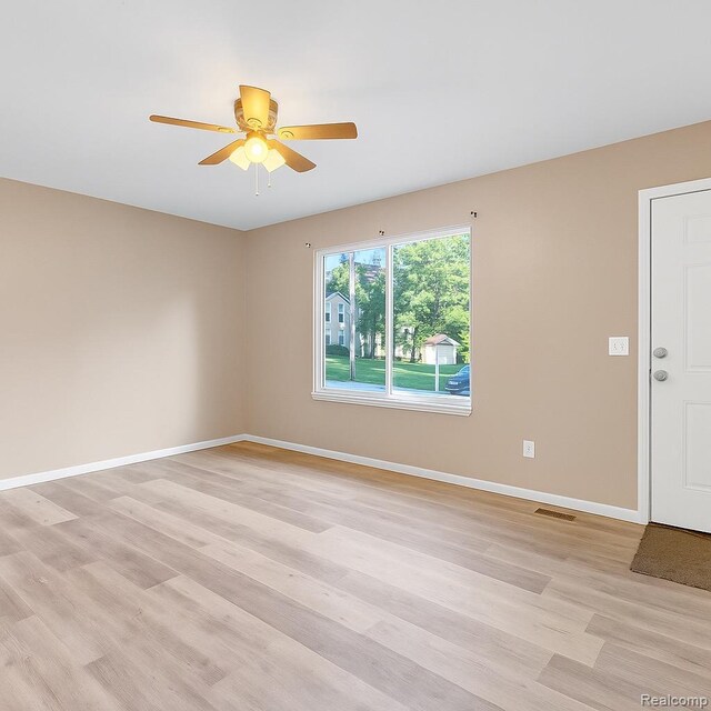 208 6th St, Fenton, MI 48430 - photo 4