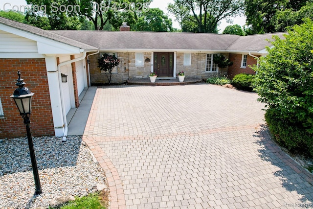 9270 Hidden Valley Ct, Grand Blanc, MI 48439 - photo 2