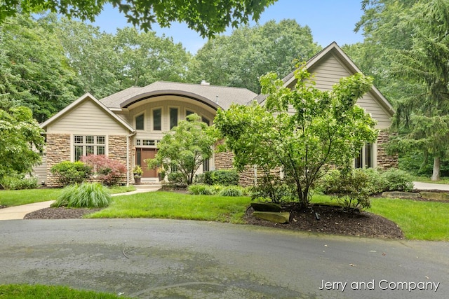 16941 Shore Oaks E Ln, Holland, MI 49424 - photo 1