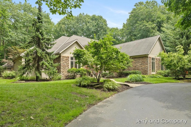 16941 Shore Oaks E Ln, Holland, MI 49424 - photo 2