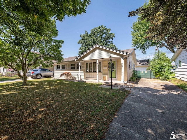 936 Jefferson Ct, Monroe, MI 48161 - photo 1