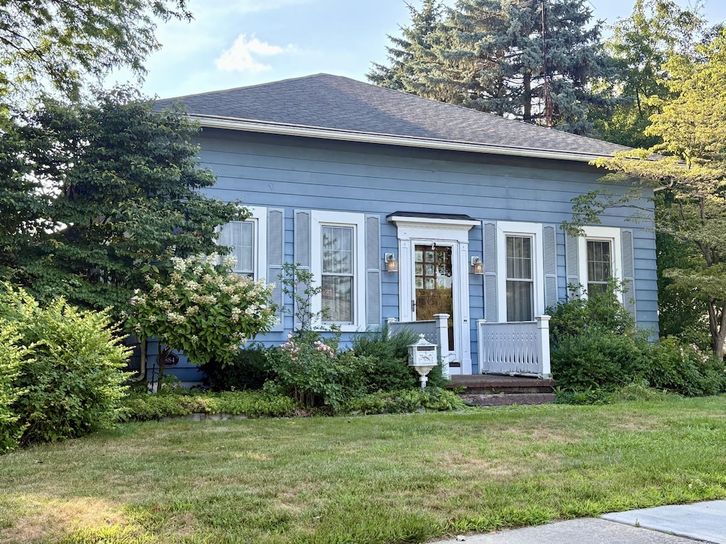 1464 S Riverside Ave, St, MI 48079 - photo 1