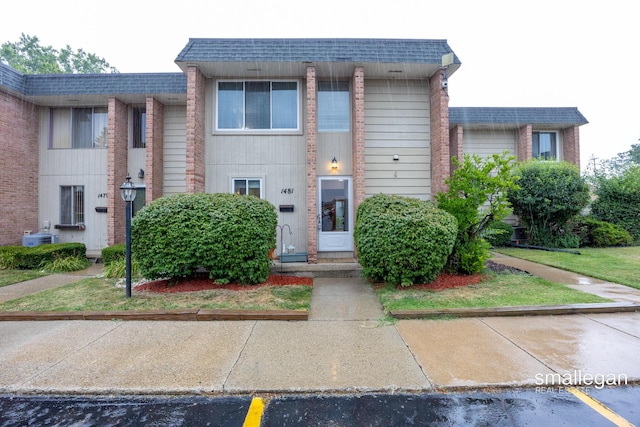 1481 N Saxony Dr SE, Grand Rapids, MI 49508 - photo 1