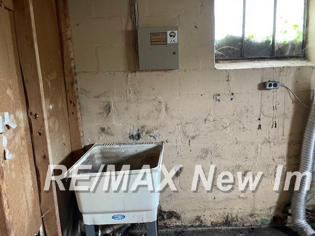 2420 S Jefferson Ave, Saginaw, MI 48601 - photo 15