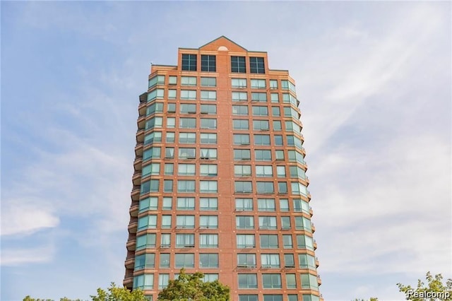 3320 Spinnaker Ln # 10F, Detroit, MI 48207 - photo 4