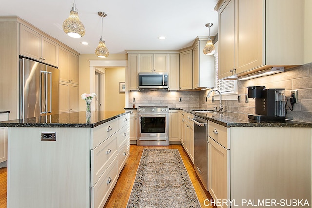 406 Lake Ave, Grand Haven, MI 49417 - photo 17