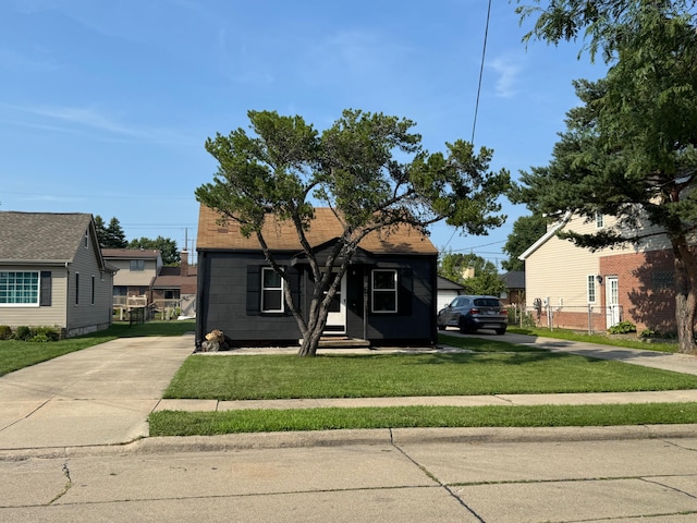 22421 Maple St, Saint Clair Shores, MI 48081 - photo 2