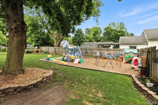 521 Pleasant St, Grand Ledge, MI 48837 - photo 3