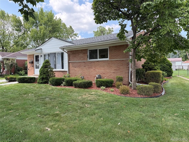 8619 Shari Dr, Westland, MI 48185 - photo 3