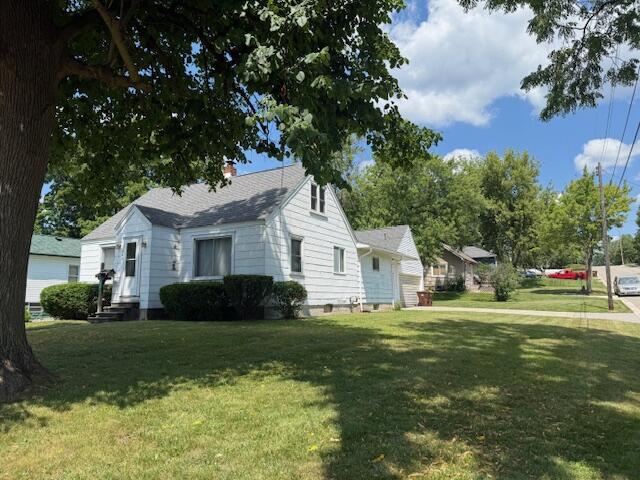 524 Jones St, Ionia, MI 48846 - photo 1