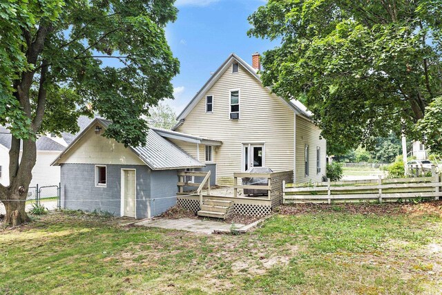209 S Carmel St, Cadillac, MI 49601 - photo 2