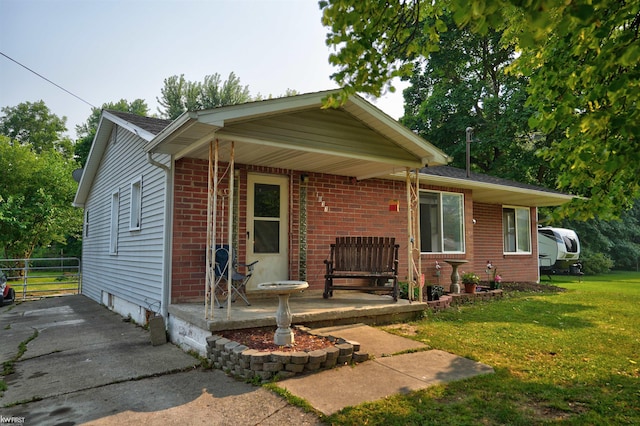 1037 W Costello St, Mount Morris, MI 48458 - photo 1
