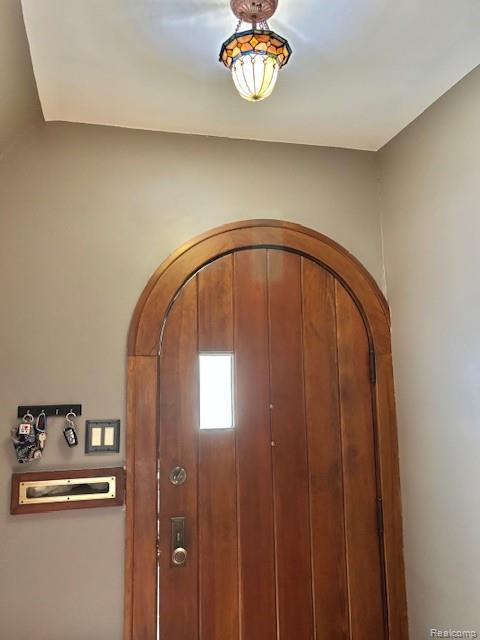 2336 22nd St, Wyandotte, MI 48192 - photo 2