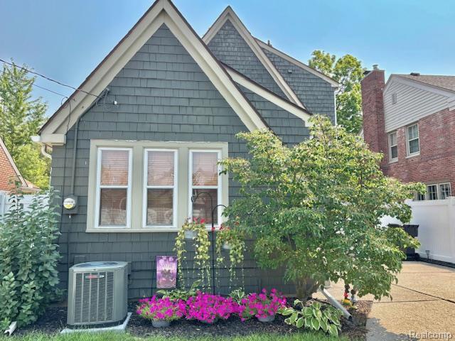 2336 22nd St, Wyandotte, MI 48192 - photo 22