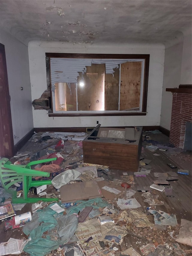 3226 Columbus St, Detroit, MI 48206 - interior space with baseboards