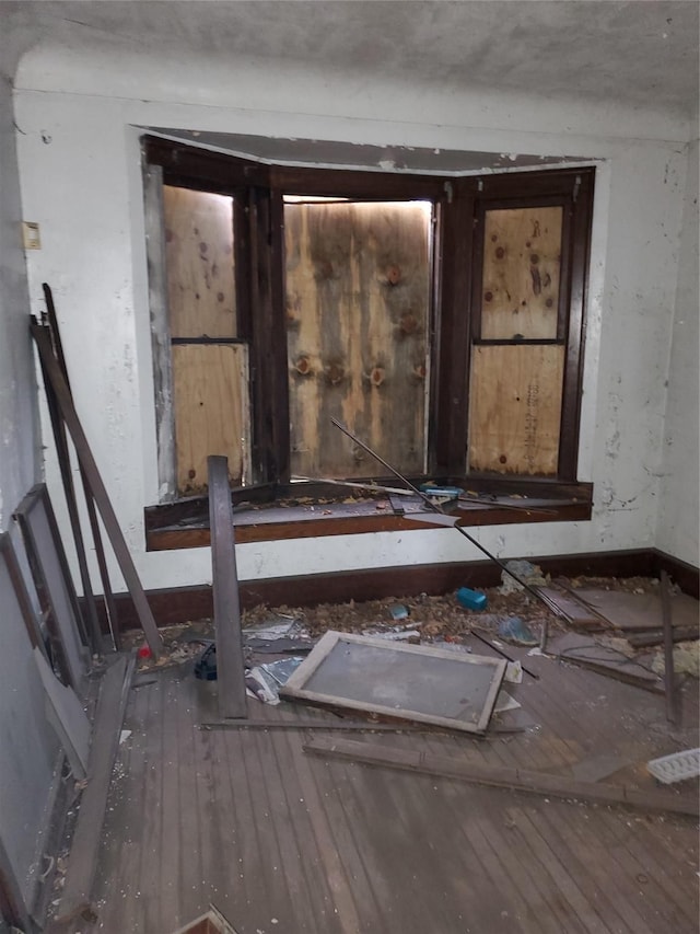 3226 Columbus St, Detroit, MI 48206 - interior space featuring wood finished floors