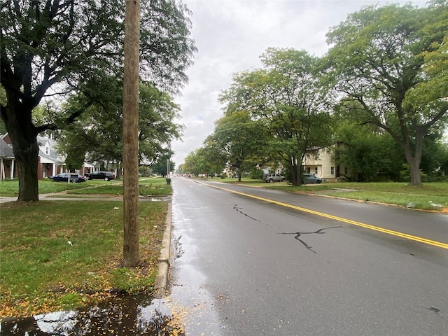 18905 Evergreen Rd, Detroit, MI 48219 - view of asphalt street with curbs