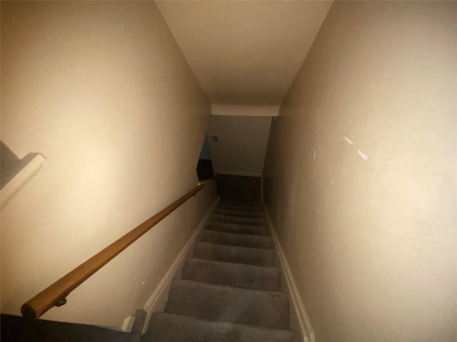 18905 Evergreen Rd, Detroit, MI 48219 - view of stairs