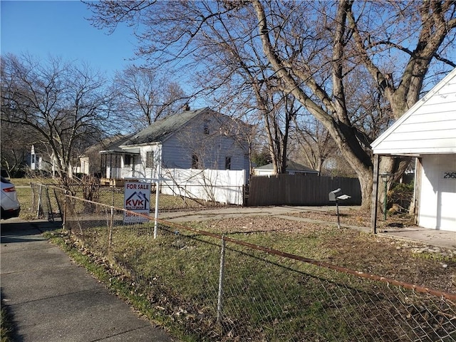 25601 Peter Kaltz Rd, Warren, MI 48091