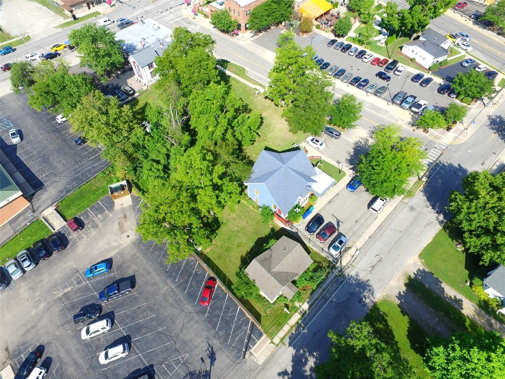 212 S E St, Brighton, MI 48116