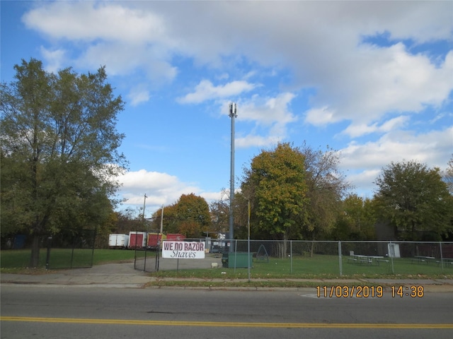 4744 Cadillac, Detroit, MI 48214