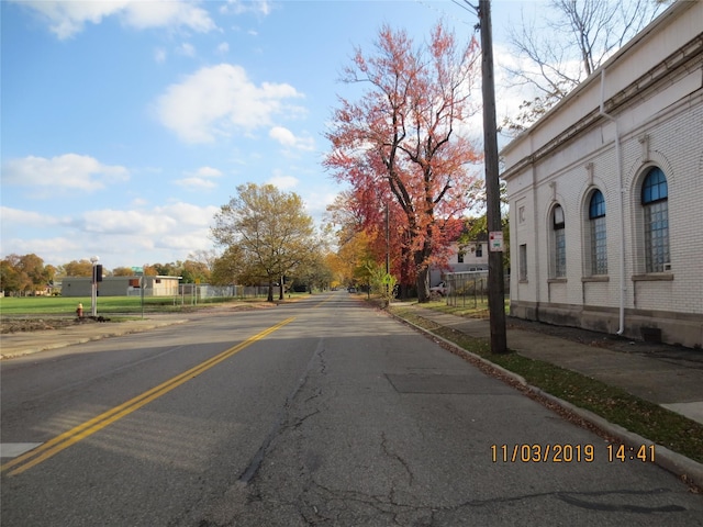 4744 Cadillac, Detroit, MI 48214