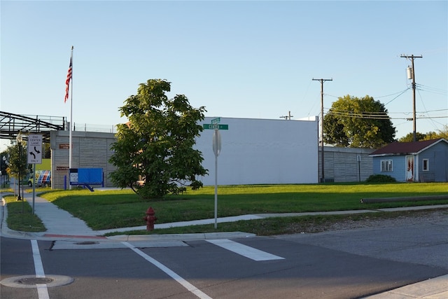 68 N Washington St, Oxford, MI 48371 - photo 2