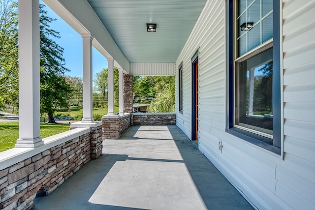 view of patio / terrace with covered porch