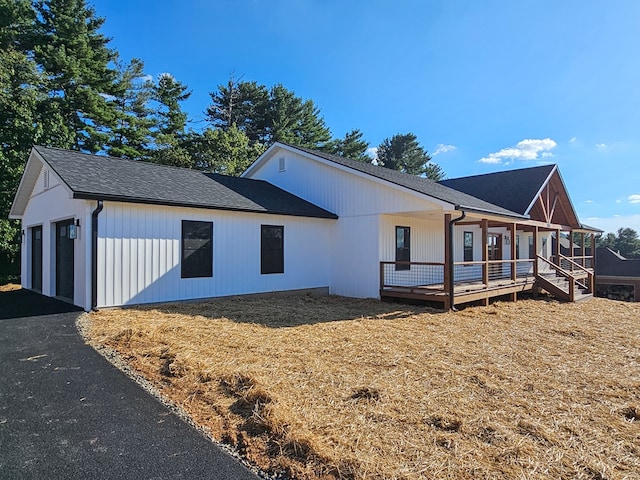 313 Fox Run Dr, Galax, VA 24333 - view of front of home featuring covered porch and driveway