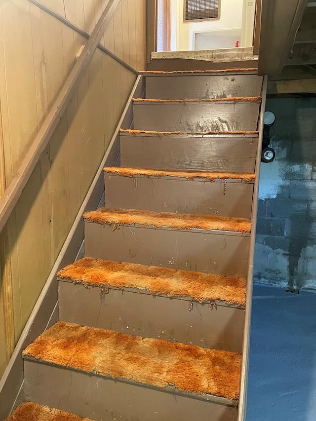 419 Adams St, Marion, VA 24354 - view of stairs